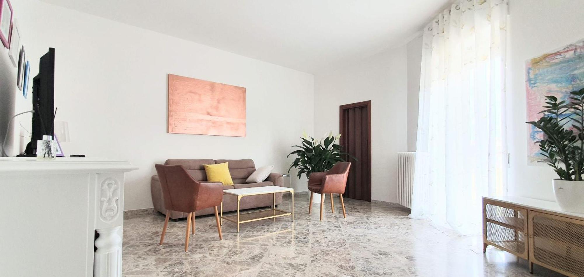 Angela'S Apartment. Elegant Two Bedroom House In Irsina Екстериор снимка